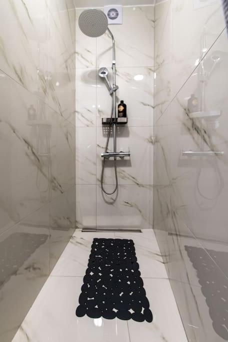 דירות Plaka Rafaela Elegant Urban Retreat In Athens Historic Heart מראה חיצוני תמונה